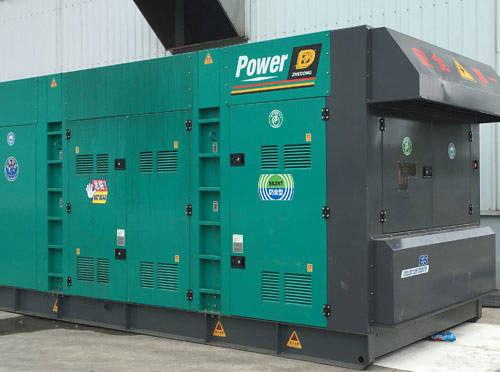 南关升级发电机组的过程中需要注意哪些安全事项？